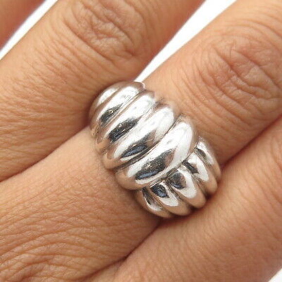 925 Sterling Silver Vintage Puffy Ribbed Cocktail Ring Size 7 - Picture 1 of 9